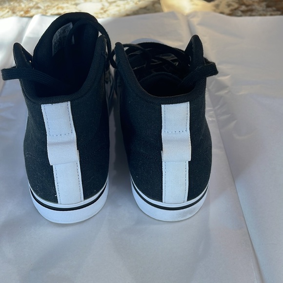 Adidas size 8 black/white - Picture 4 of 9